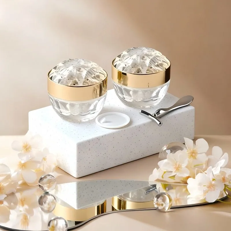 glass cream jar with silicone spatula slot