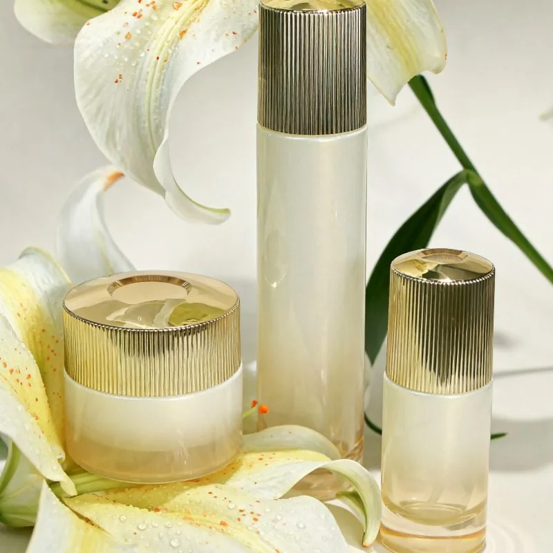 Luxus-Kosmetikflasche aus Glas mit Streifenlinie, individuelle, einzigartige Glasflasche mit dickem Boden
