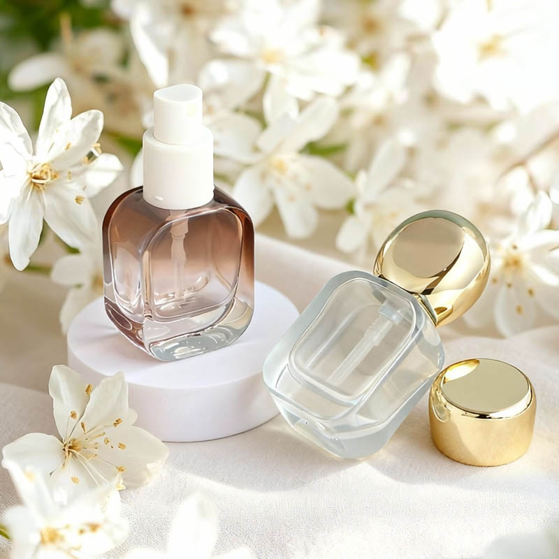 NS-D0012 Stock Wholesale 30ml Rounded Flat Square Essential Oil Bottle Clear Empty Dropper Bottle